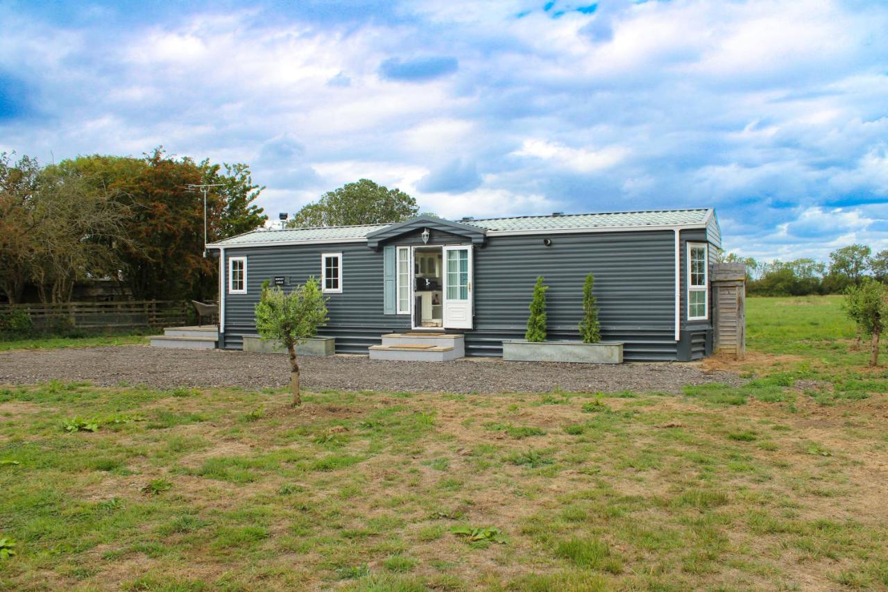 Countryside Escape, Fire Pit, Puppies, Bring Horses - B&B