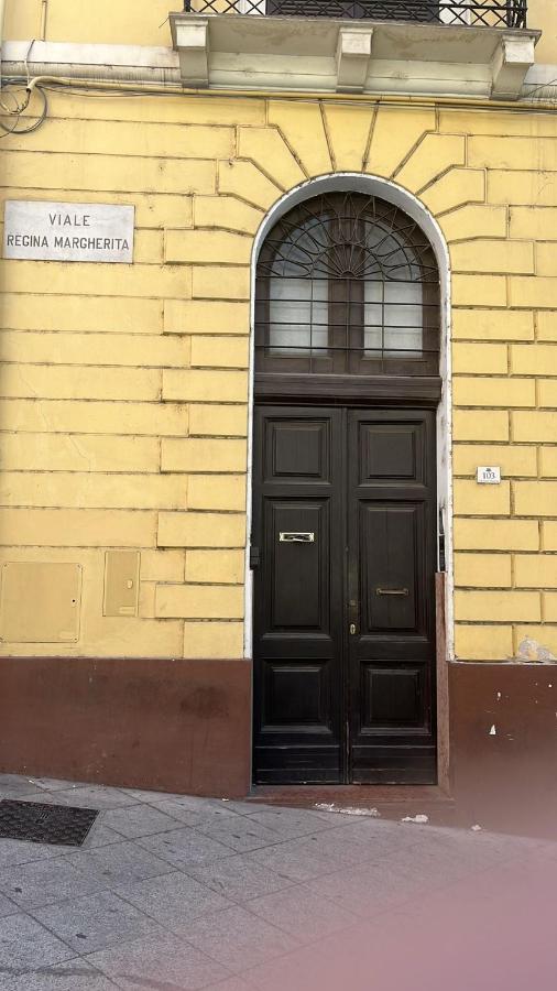 Designer Studio in Cagliari's heart - Chambres d’hôtes Cagliari