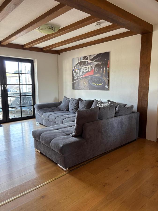 Ferienwohnung Boxenstopp - B&B