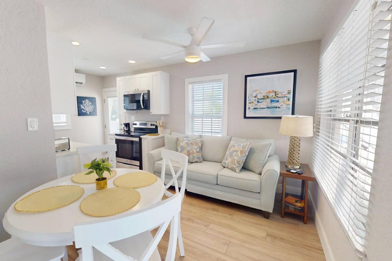 2 - Island Paradise Cottages - Sea Breeze - Chambres d'hôtes St. Pete Beach