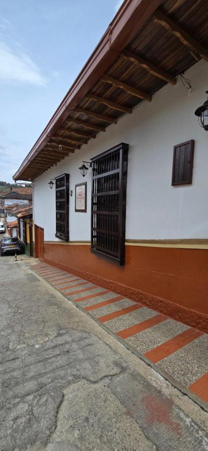 Casa Patrimonial Abejorral - CASA GASAMA - B&B