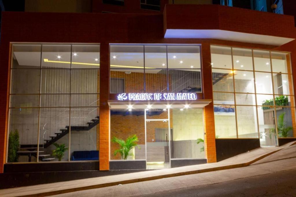 Departamento moderno cerca de Embajada A, Solca y Estadio O - Ferienwohnung Quito