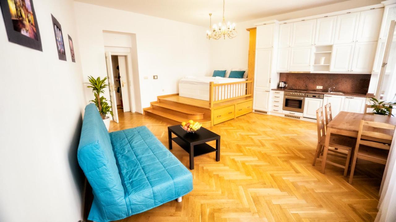 Apartment by the Old Town Square - Bed and Breakfast Praag