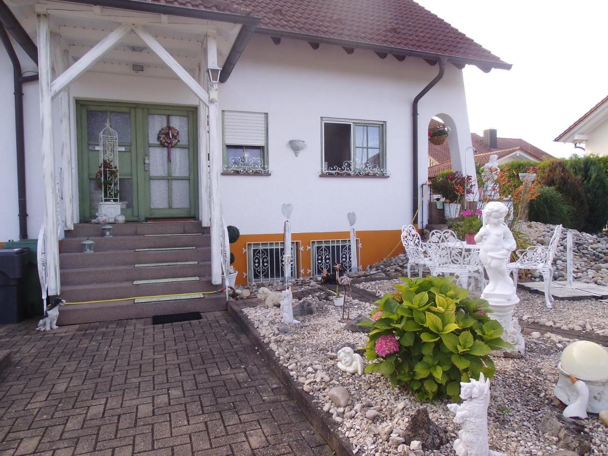 B&B Kappel-Grafenhausen - Gästehaus Baur - Bed and Breakfast Kappel-Grafenhausen