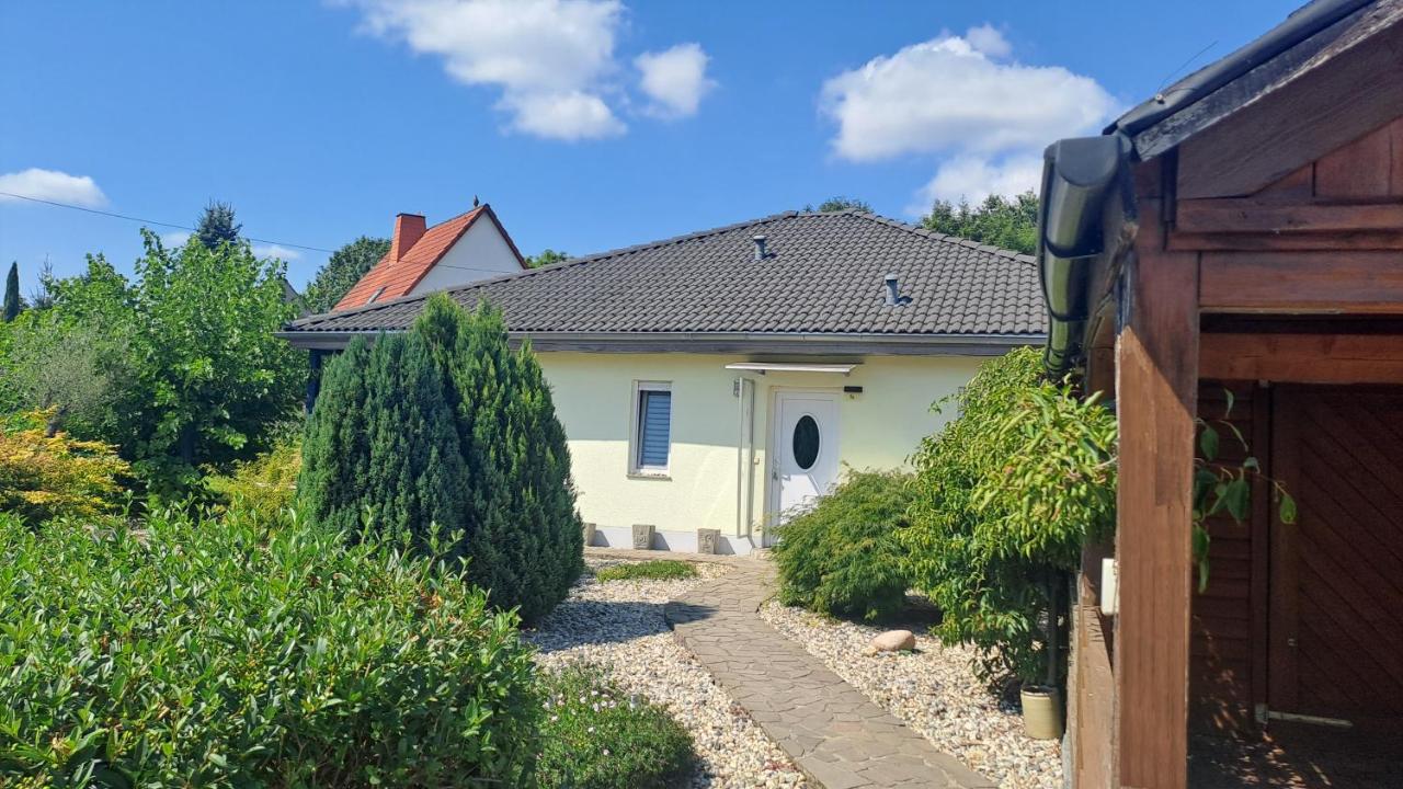 Bungalow Haus mit 3 Schlafzimmern nähe Dresden - B&B Radeburg