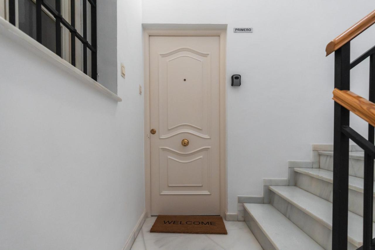 Home4u Castañeda 2º - Ferienwohnung Granada