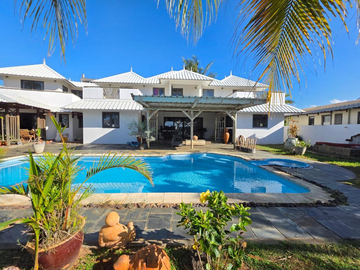 Villa Privée Piscine 6 chambres - B&B Mahébourg