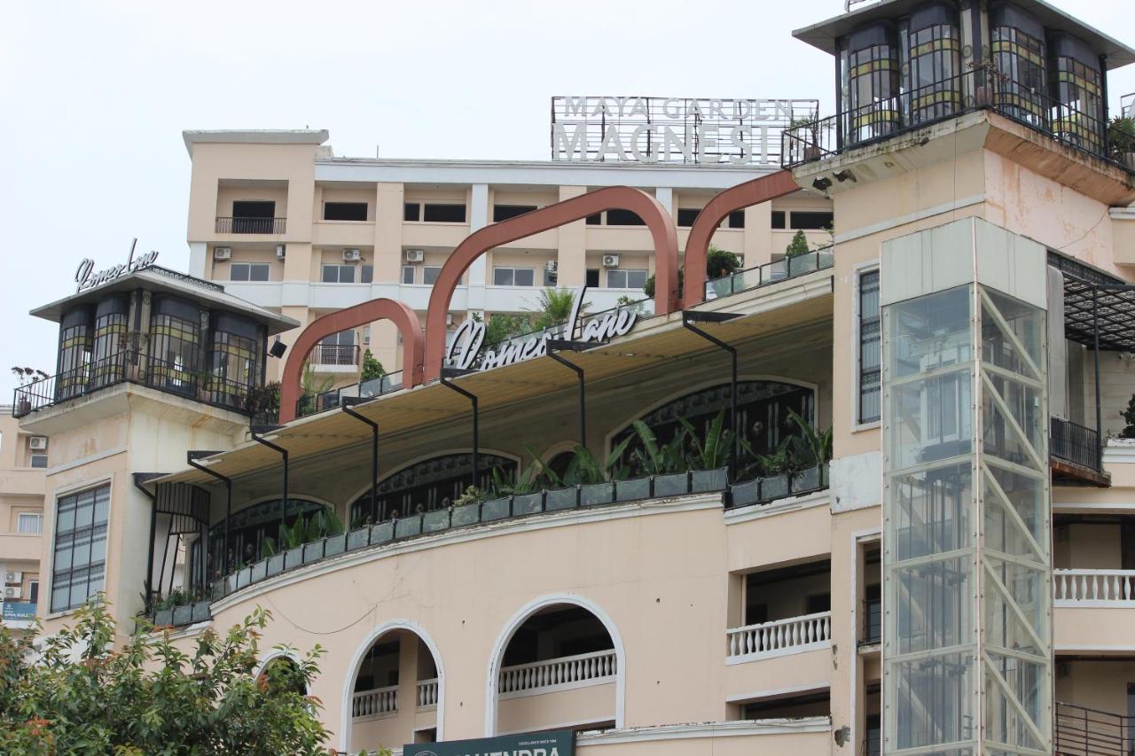 Friendly Stays - Best Balcony in High Rise Building - B&B