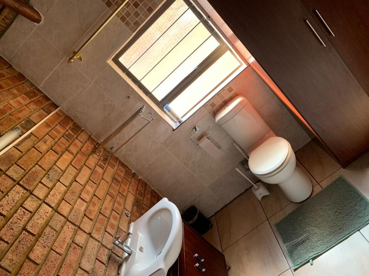 Vaal Triangle Guest House - B&B Vanderbijlpark