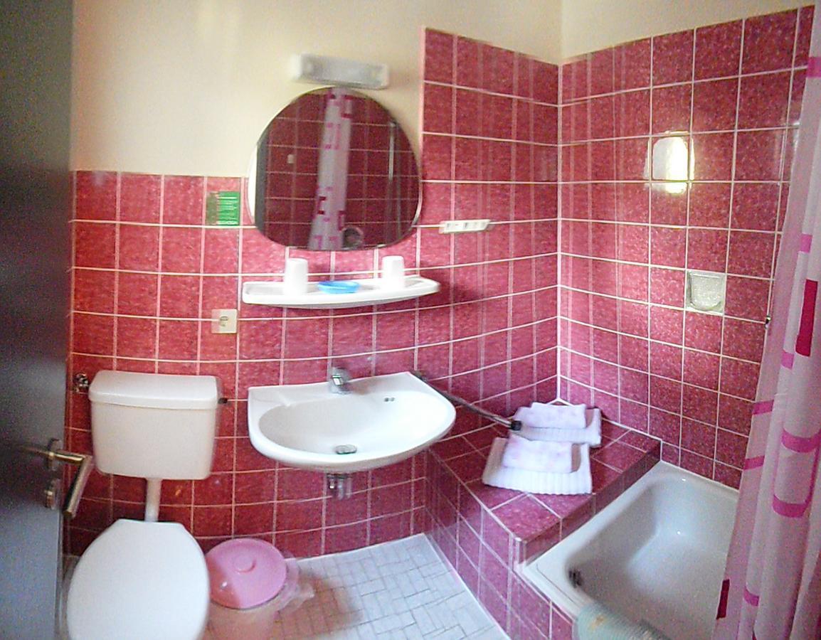 Standard Twin Room with Garden View
