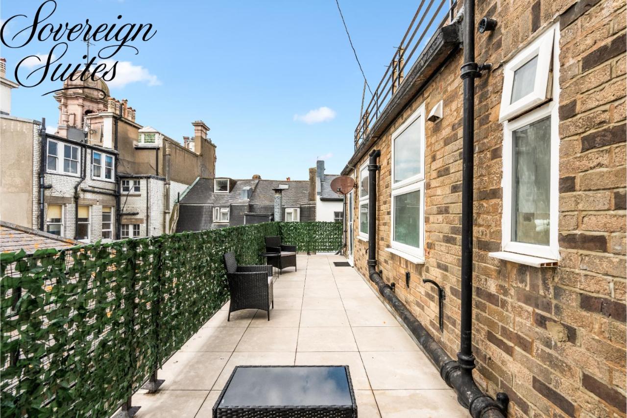2 Bedroom Apartment By Sovereign Suites Short Lets & Serviced Accommodation in Brighton - Bed and Breakfast Brighton