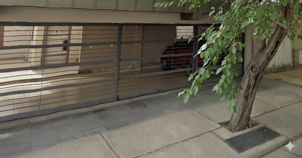 Fantástico dpto en Mendoza con cochera y a un paso del centro - B&B Godoy Cruz