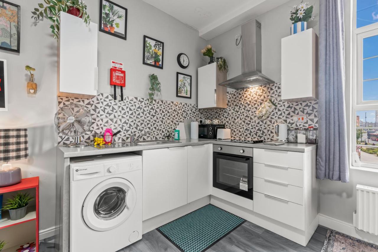 Luxury City Centre Apartment with Netflix & Workspace - B&B