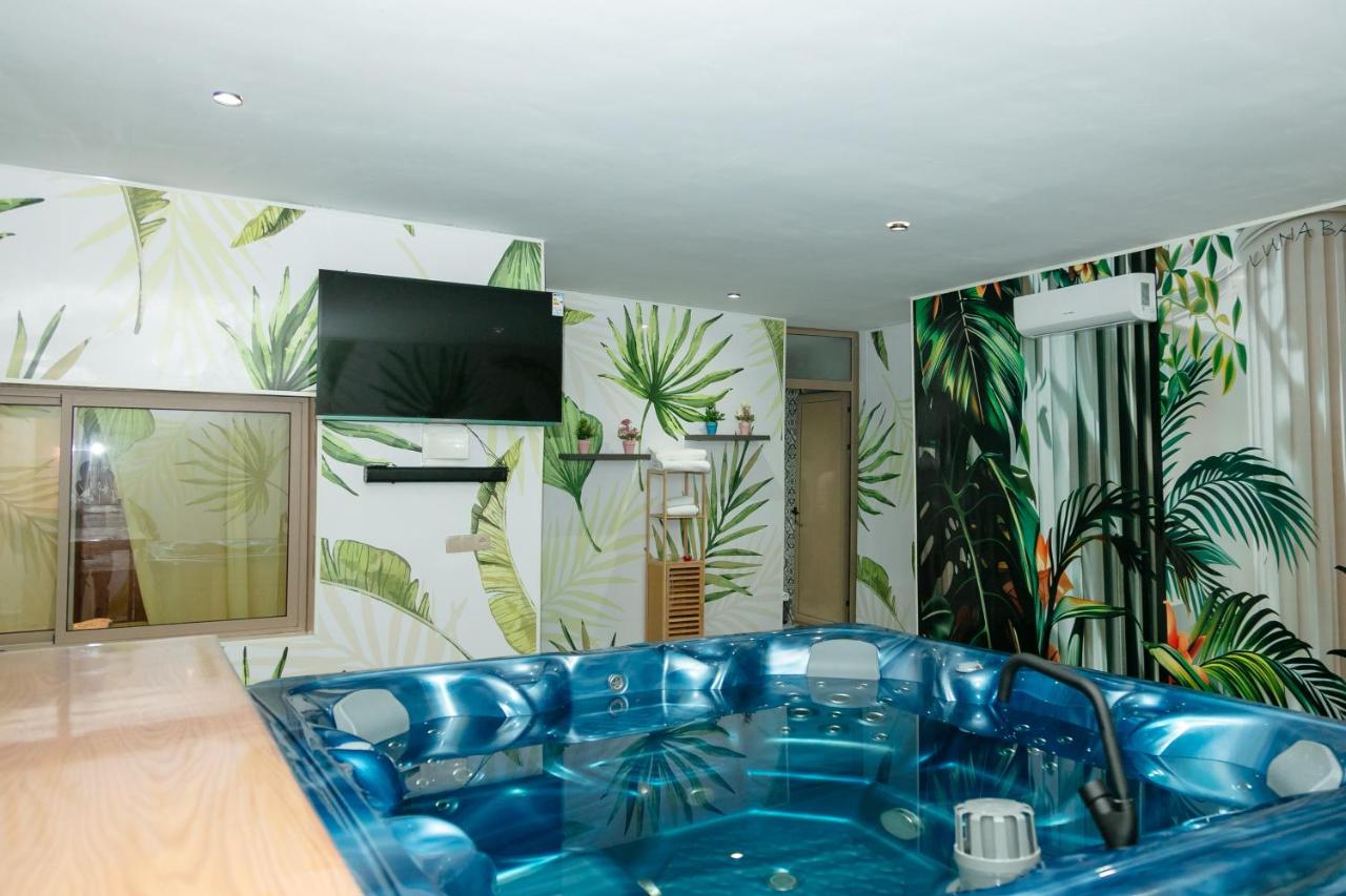 Maison à Skhirat Jacuzzi, jardin & proche plage - Bed and Breakfast Skhirate