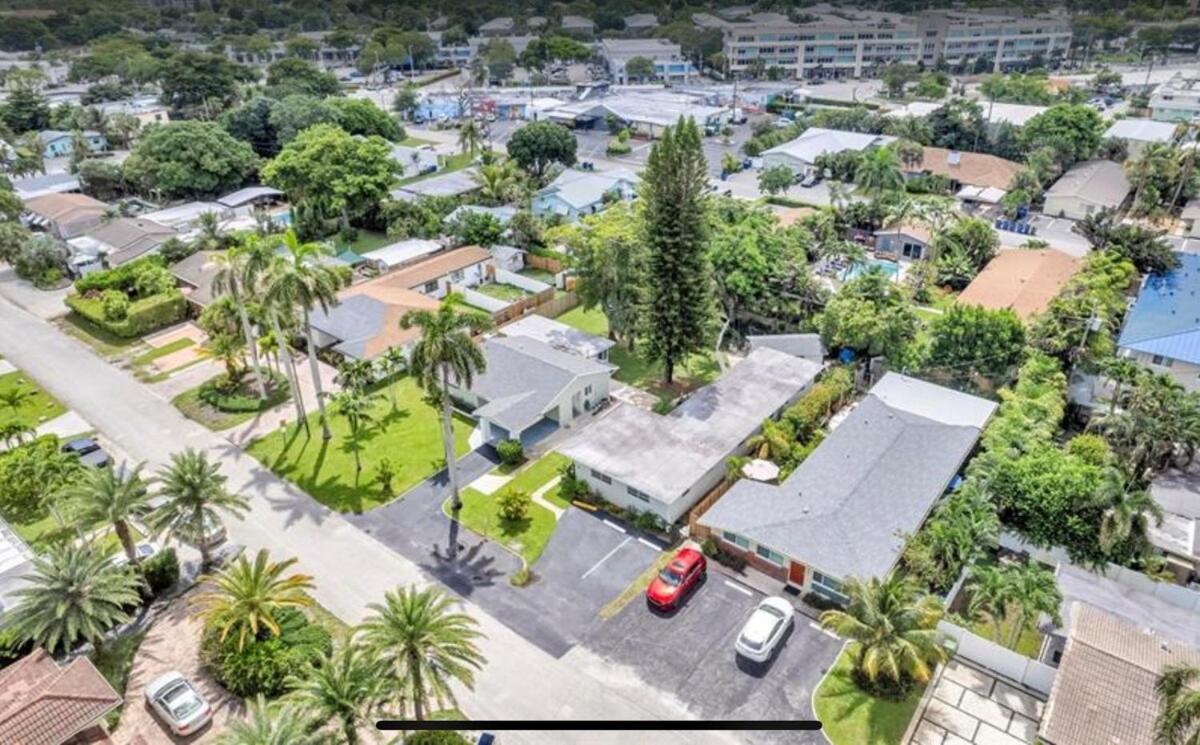 The Pines Hideaway Guesthouse-Wilton Manors - Chambres d'hôtes Fort Lauderdale