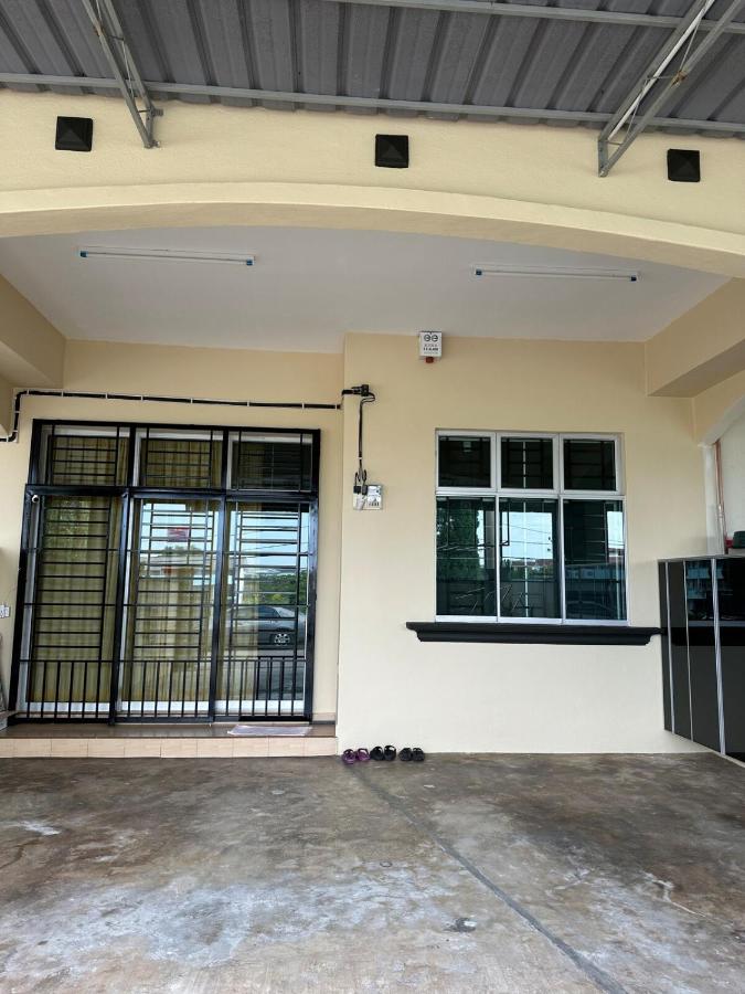 Aii Minsu - Bed and Breakfast Kluang