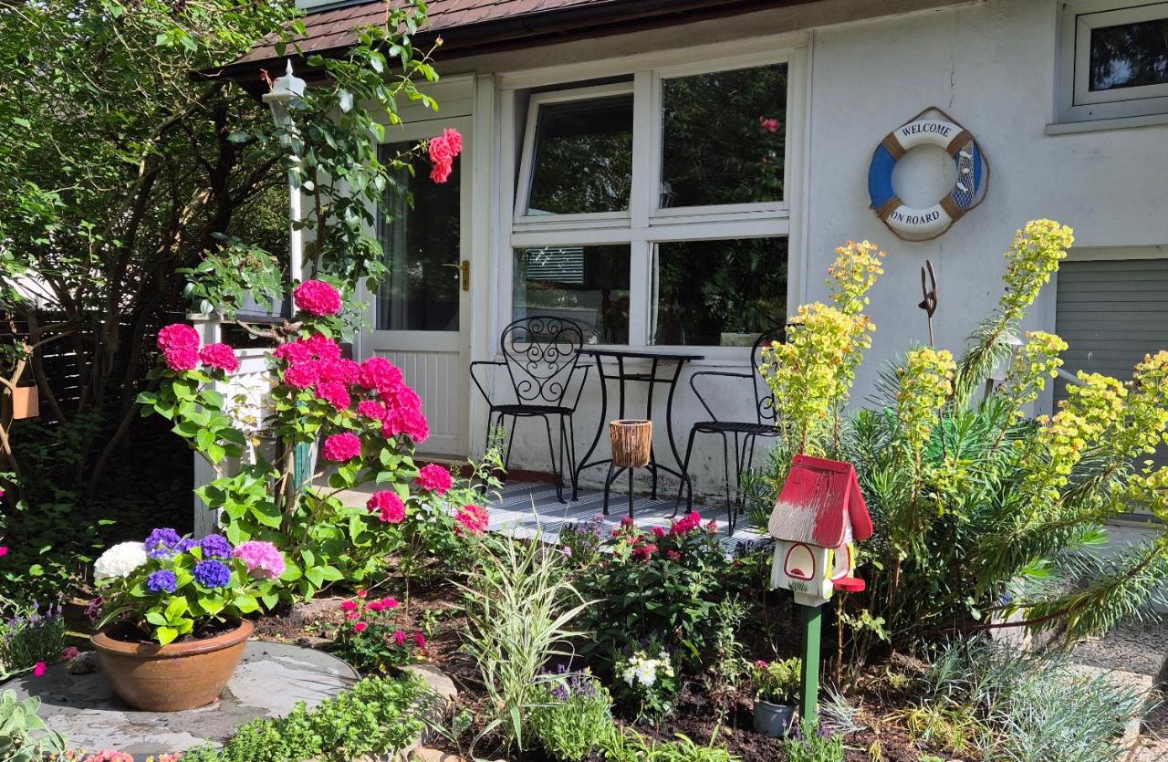 Ferienhaus bei Döpkes to Huus - Bed and Breakfast Bremerhaven