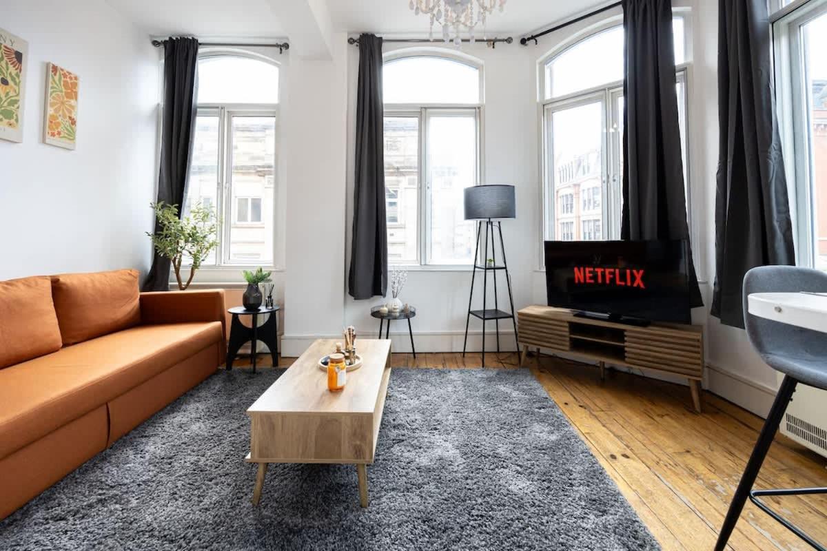 Central Sleeps 6 Stunning 2 Bed by City SuperHost - B&B Manchester