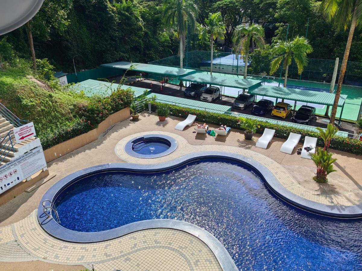Sri Sayang Resort Apartment - B&B Batu Feringgi