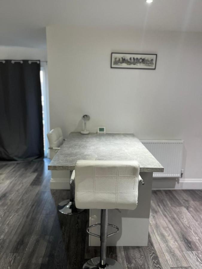 Keep Green Abode - Ferienwohnung West Byfleet