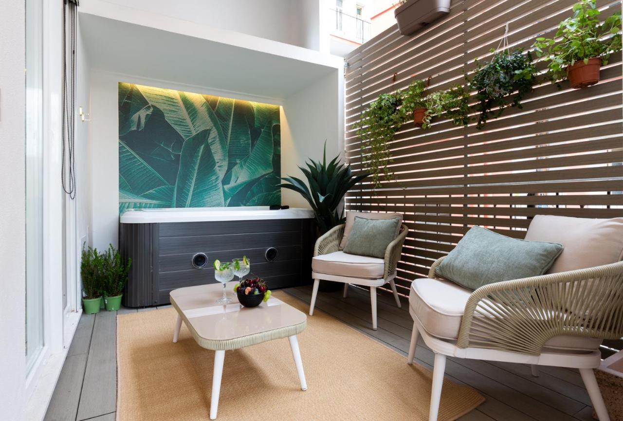 Deluxe Suite with Spa Bath