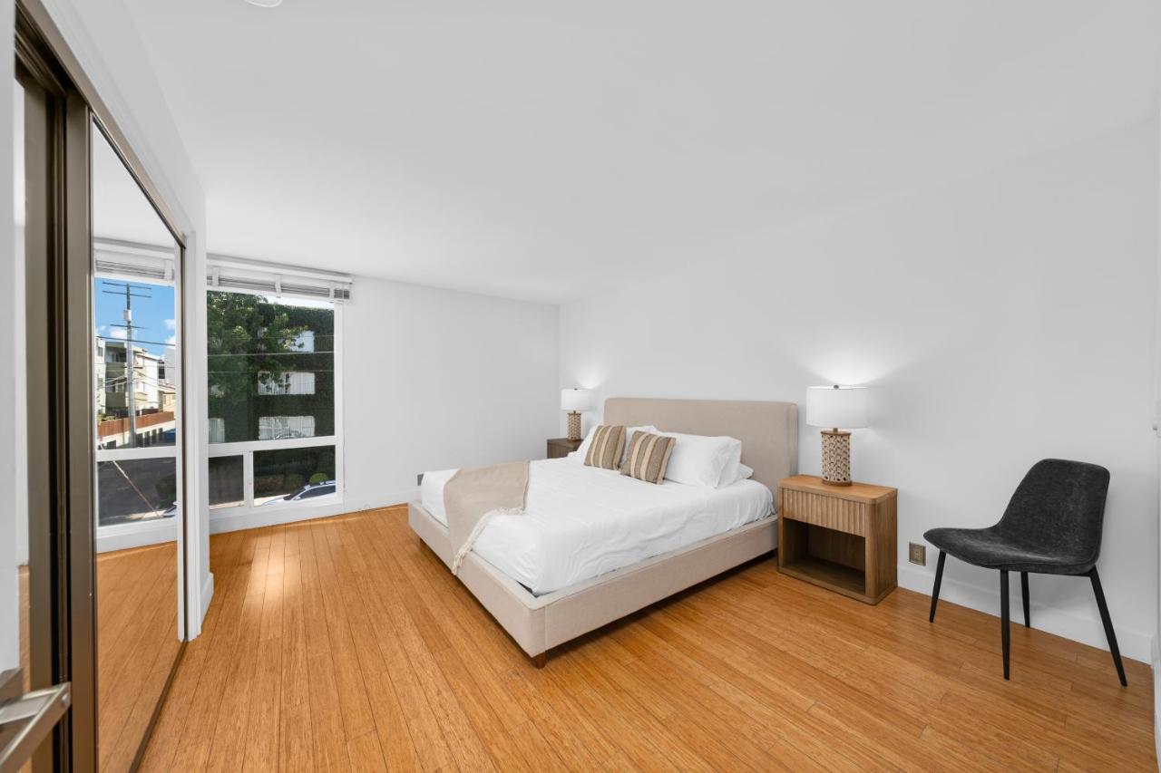 The Orchid-Beachfront Bliss Spacious 2BR Apt In Santa Monica - B&B