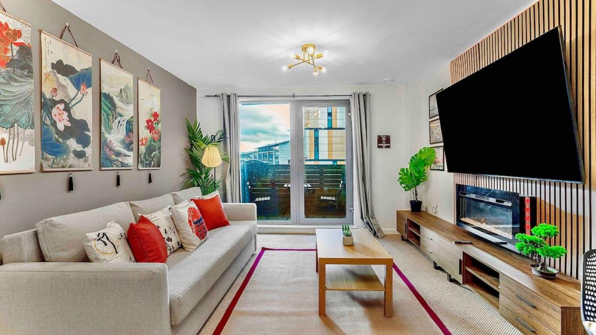 Japan Suite 15 Nights Stay with FreePark, Balcony and Netflix - B&B Birmingham