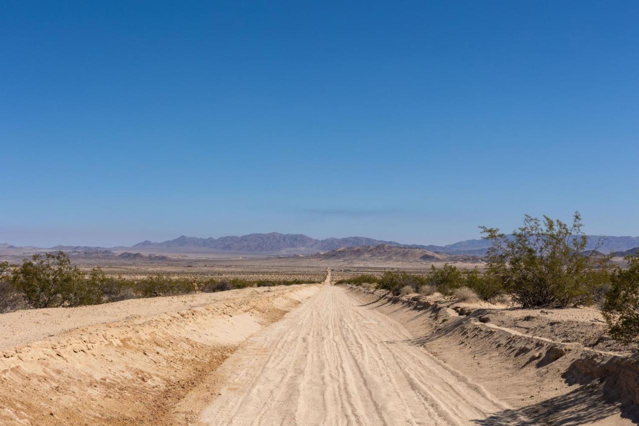 WANDERLUST-Joshua Tree Modern-boho Escape-Stargazing and Fire Pit - B&B Twentynine Palms