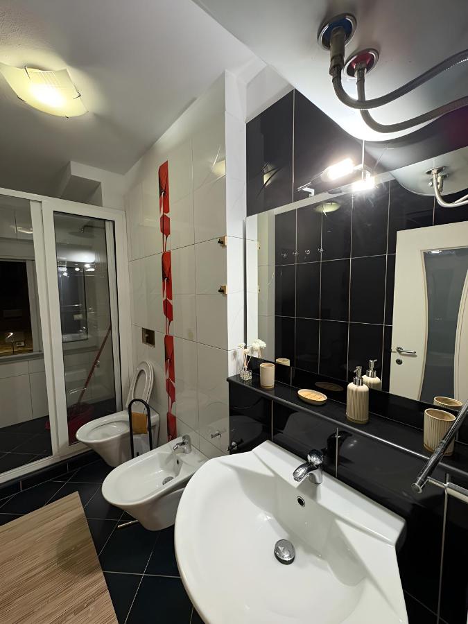 Chill & Central Apartment - Bed and Breakfast Durrës