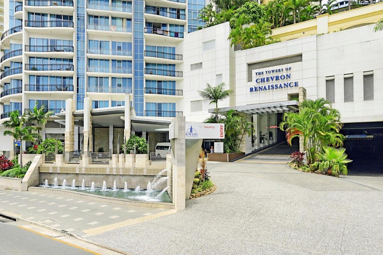 Stunning Ocean View 2BR Apt with Balcony & Pool! - B&B Gold Coast