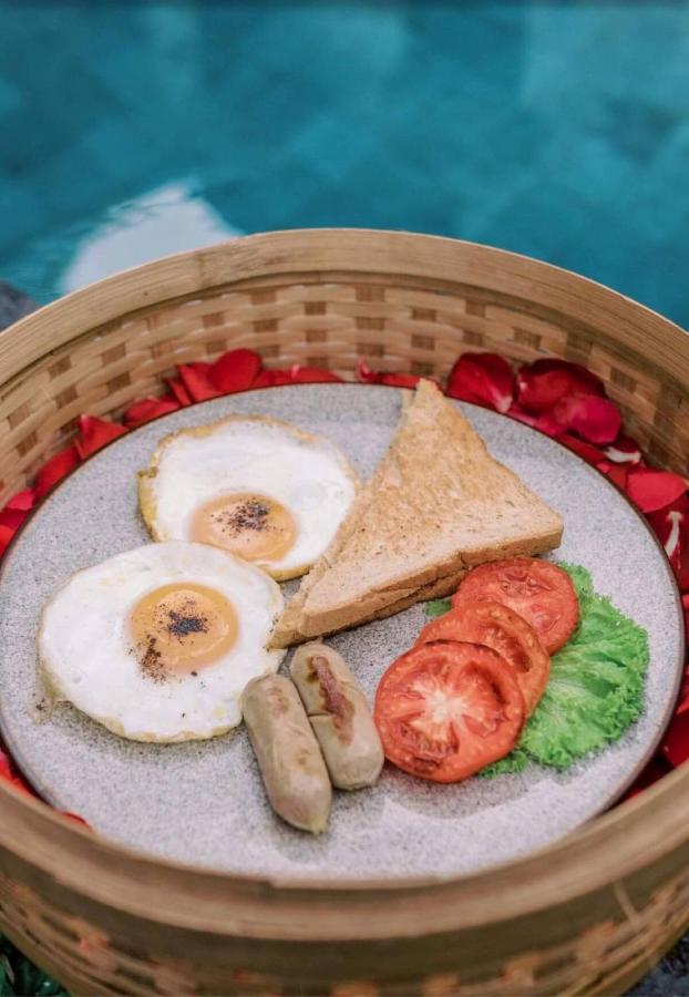 2 Chic 2BR Villas with Private Pools in Ubud Central - Side by Side, Private - Bed and Breakfast Ubud