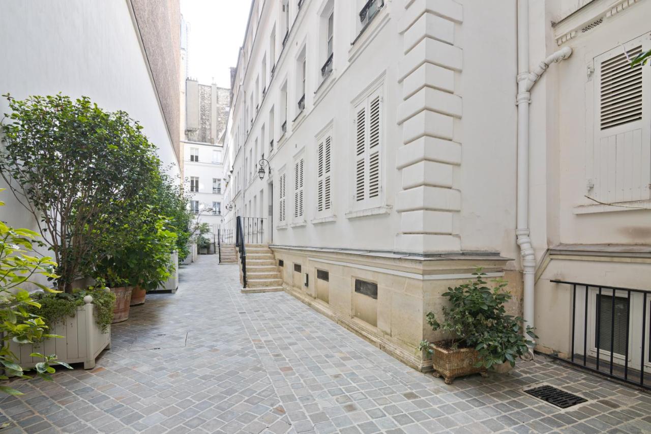 Place de la Concorde Luxurious Apartment-2BR-6P-Free Netflix - B&B Paris