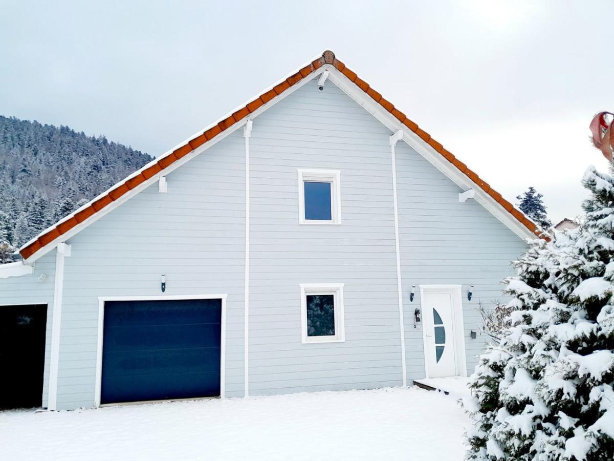 CHALET RÉCENT - BILLARD - BABYFOOT - PING PONG - MINI GOLF - WIFI - JARDIN - TERRASSE - 4 CHAMBRES - 2 à 8 PERSONNES - Chambres d'hôtes Gérardmer