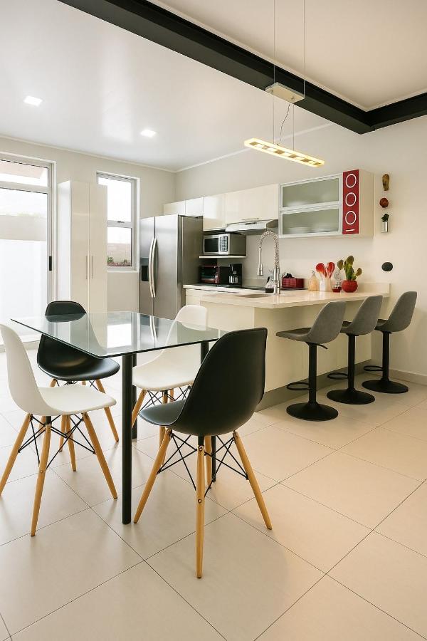 Costa Rica, San José, Pinares Luxe Apt Near Elite Clinics - Chambres d'hôtes San José