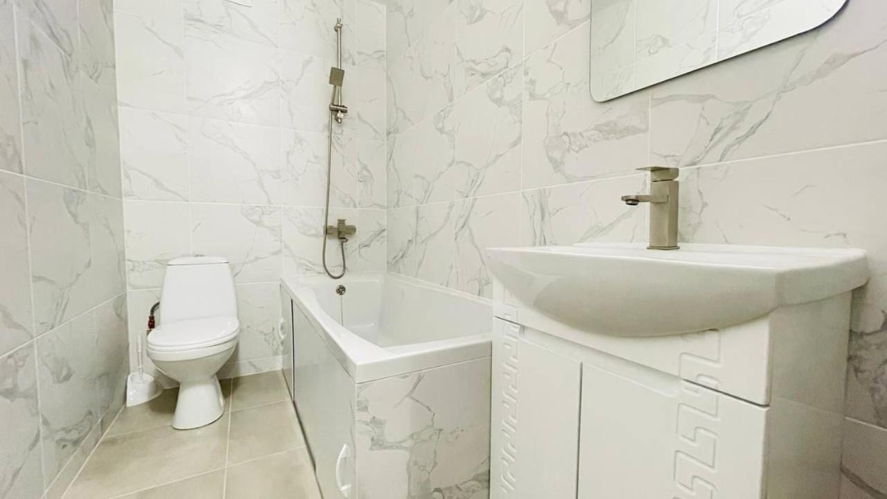 new apartment near the center квартира в новому будинку поруч з центром - Chambres d'hôtes Soumy