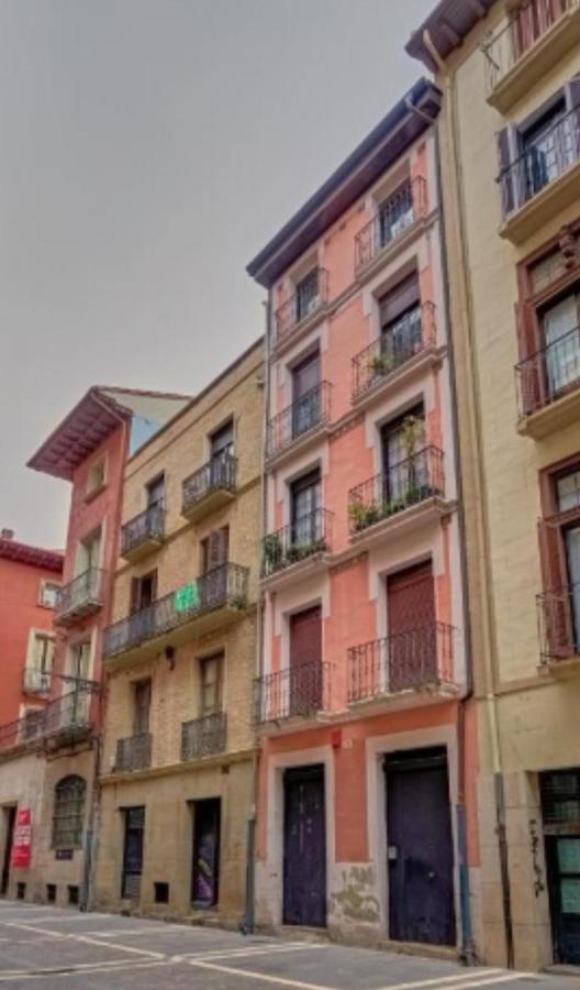 CENTRO HISTÓRICO exterior, calle Nueva dos balcones - B&B Pamplona