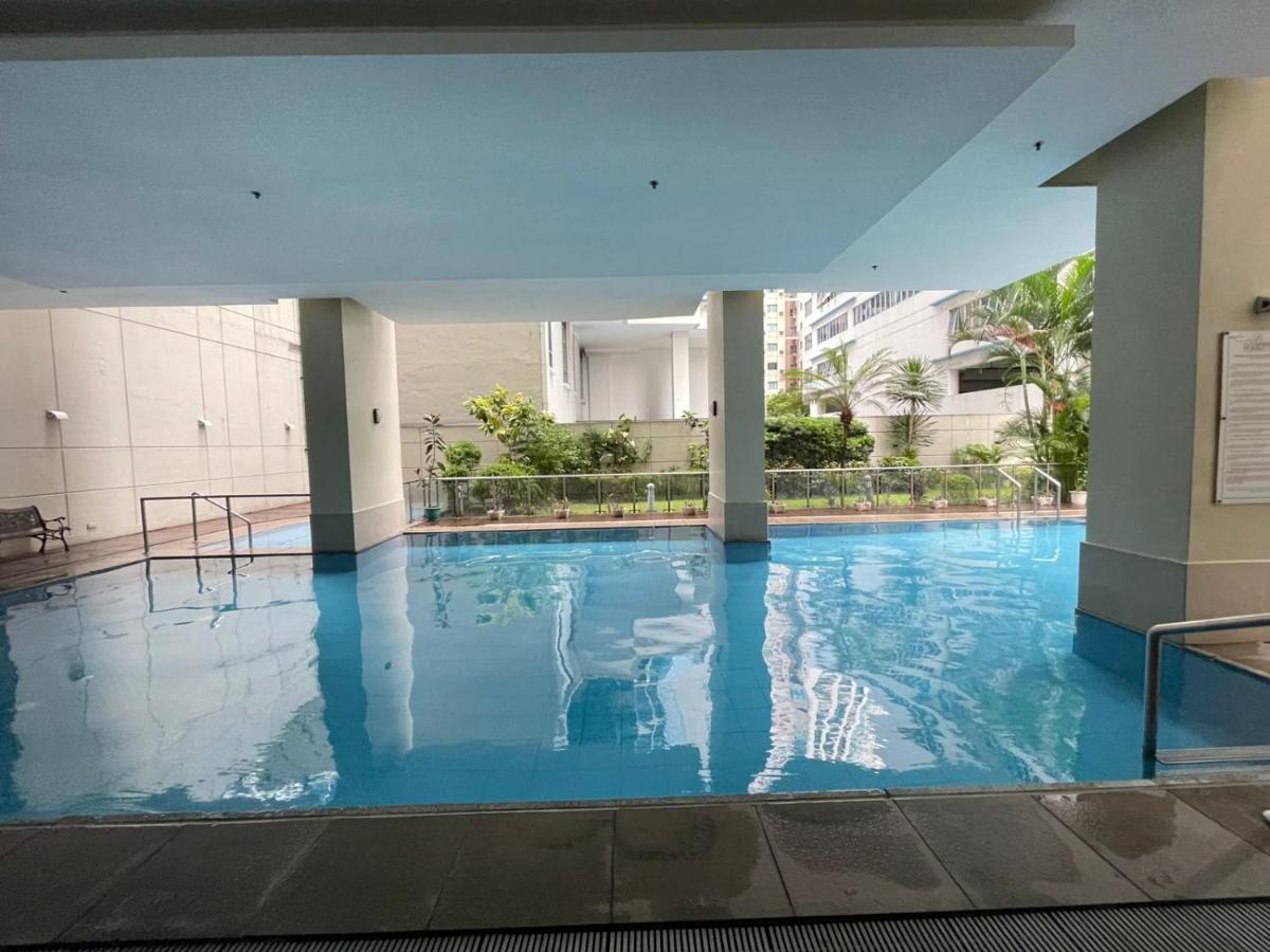Elegant 4BR penthouse in BGC - B&B Manila