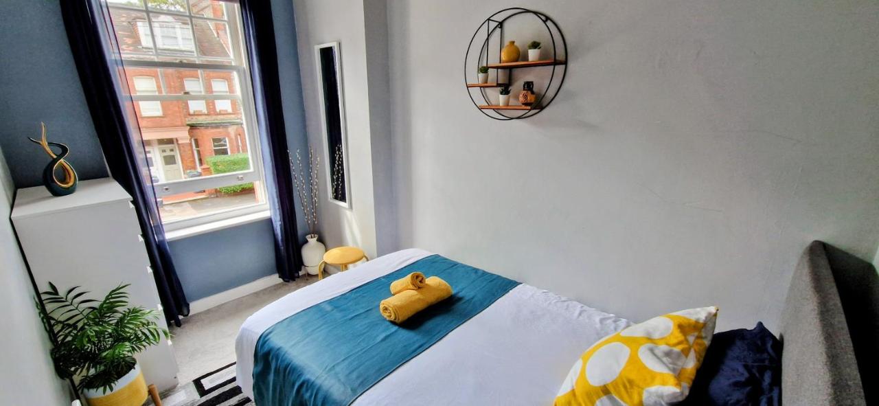 Single Room with Shared Bathroom