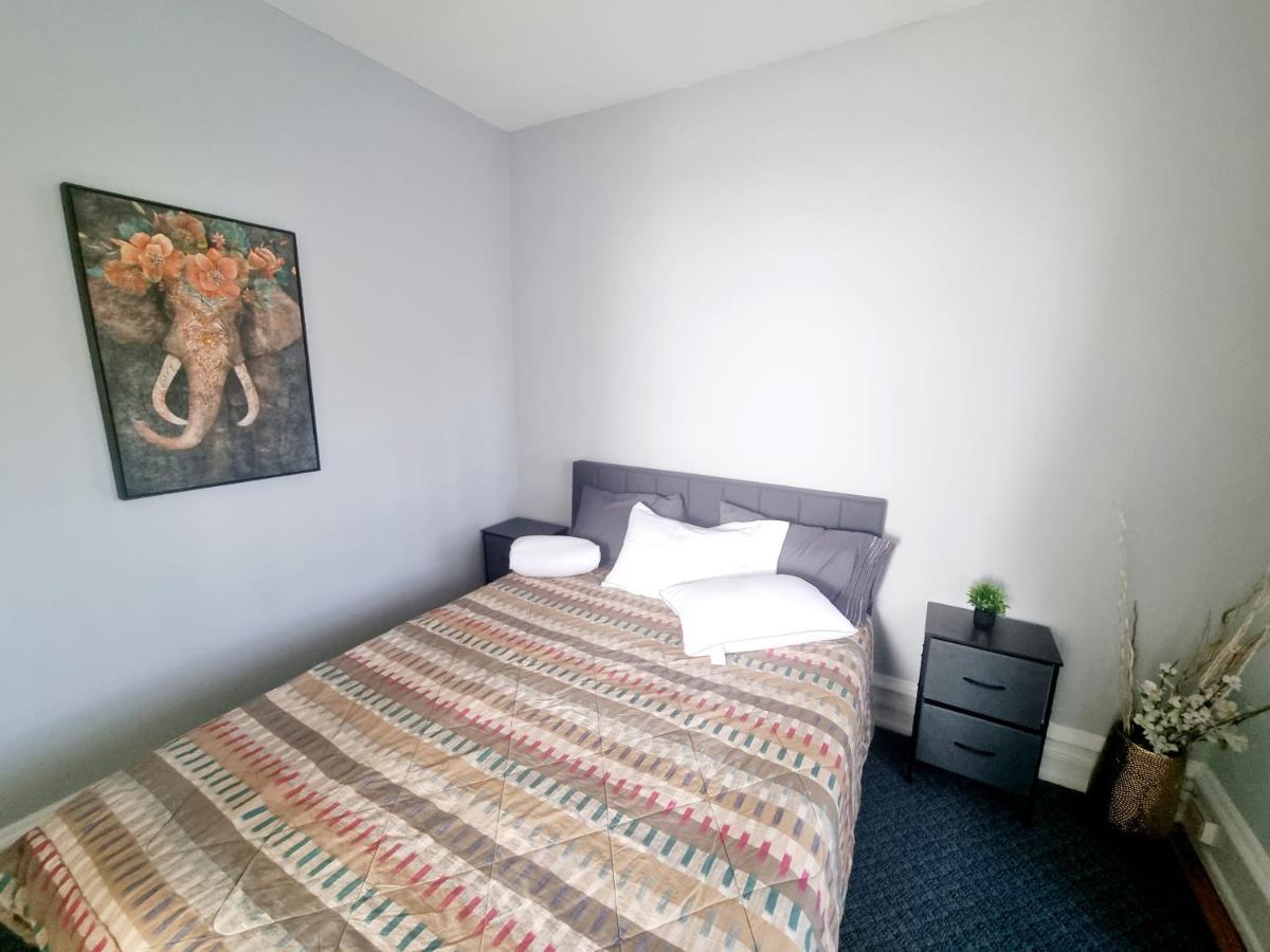 Charming Place To Call Home - Bed and Breakfast Melrose Park