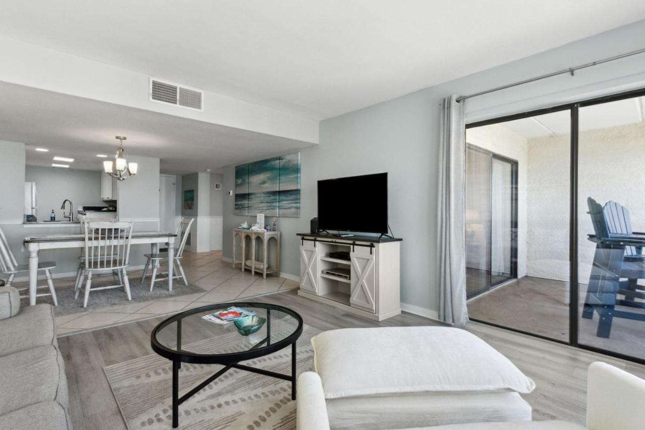 Amelia Surf and Racquet Club Condo - 6th Floor Oceanview - Pools - Tennis Courts - Sleeps 4 - Chambres d'hôtes Fernandina Beach