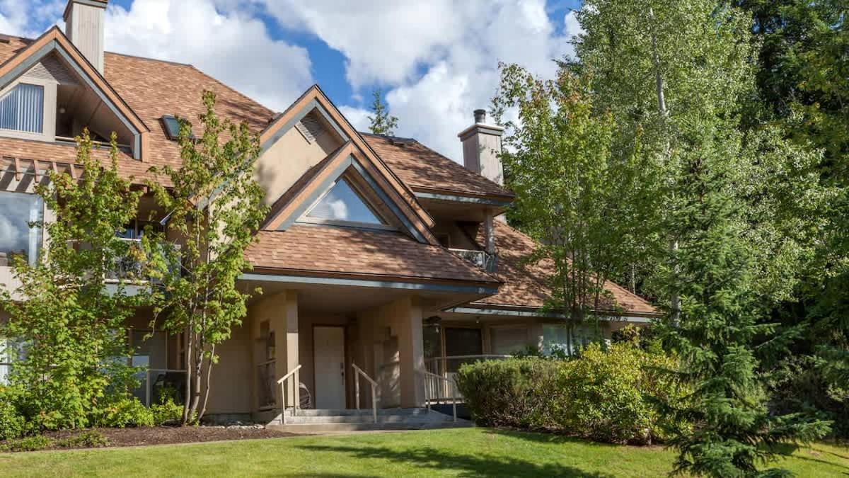 Gleneagle 1 | Townhome, 700m to Skiing, Near Free Village Shuttle, Fireplace, Secure Parking - Ferienwohnung Whistler