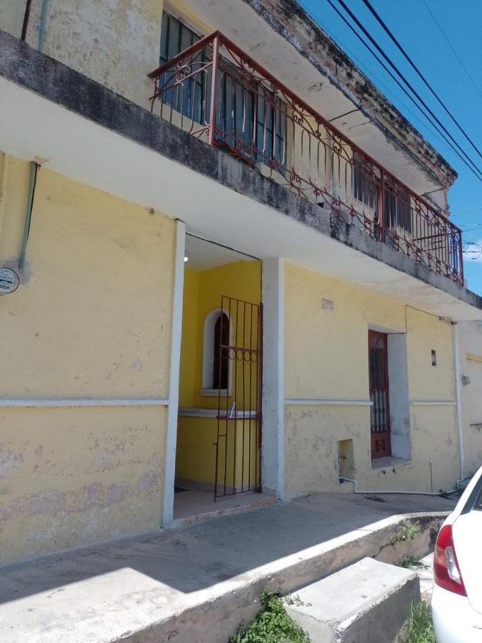 Republic Hostal - B&B Azcorra