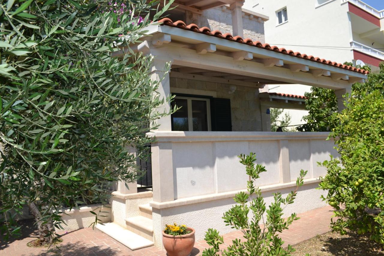 Apartment with Garden View