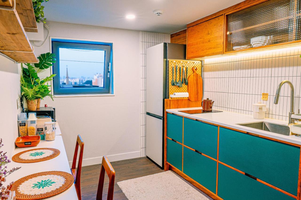 HHZib, homestay on a hill in the heart of Seoul - 'BEST SEOUL STAY 2024-26' by Seoul - Ferienwohnung Seoul
