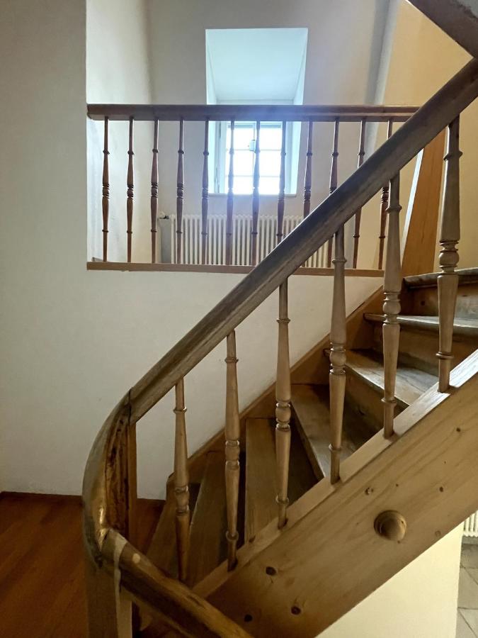 Fantastically beautiful old building apartment with lake view - B&B Männedorf