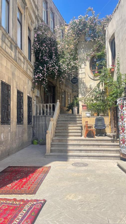 Cozy Old City Apartment - Bed and Breakfast Bakoe