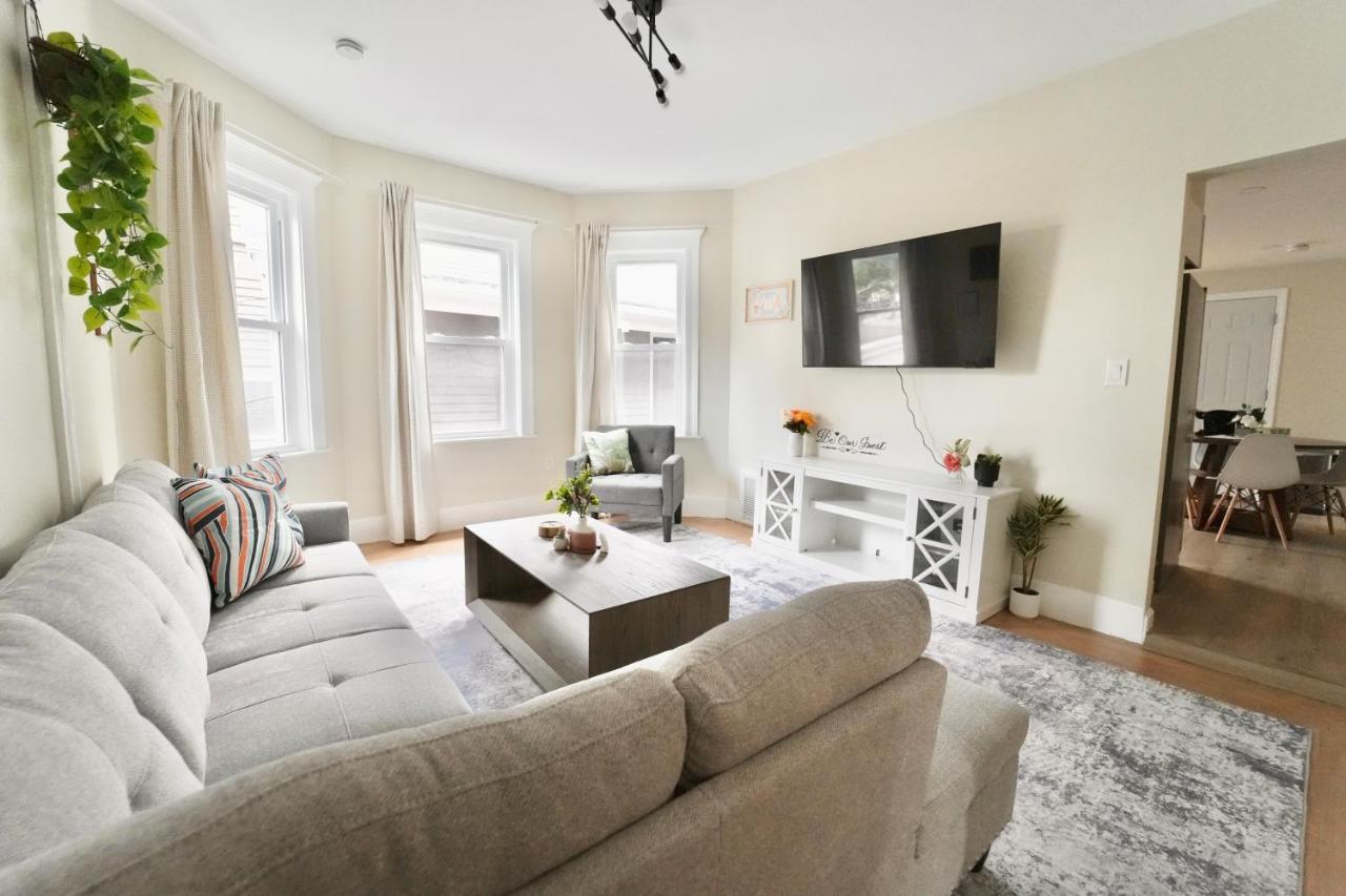 Spacious 4BDR 2BA Retreat near T-Station- 5 Mins to Boston - B&B Somerville