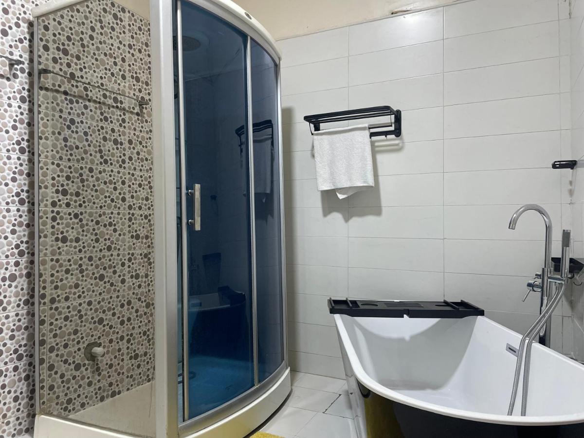 Four-Bedroom Deluxe Apartment