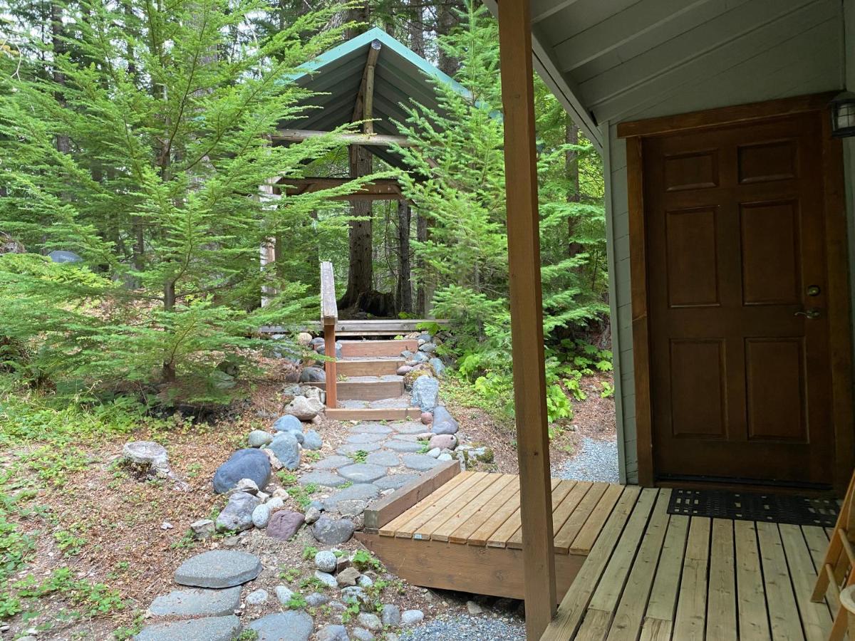 Private Cozy 3 BR Cabin near Mt Rainier, Sunrise & Crystal Mt Hiking - Ferienwohnung Greenwater