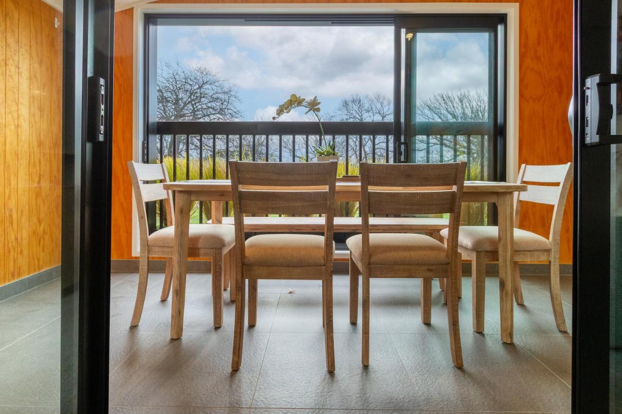 Modern Bright 2BR With Balcony & Hagley Park Outlook - Ferienwohnung Christchurch